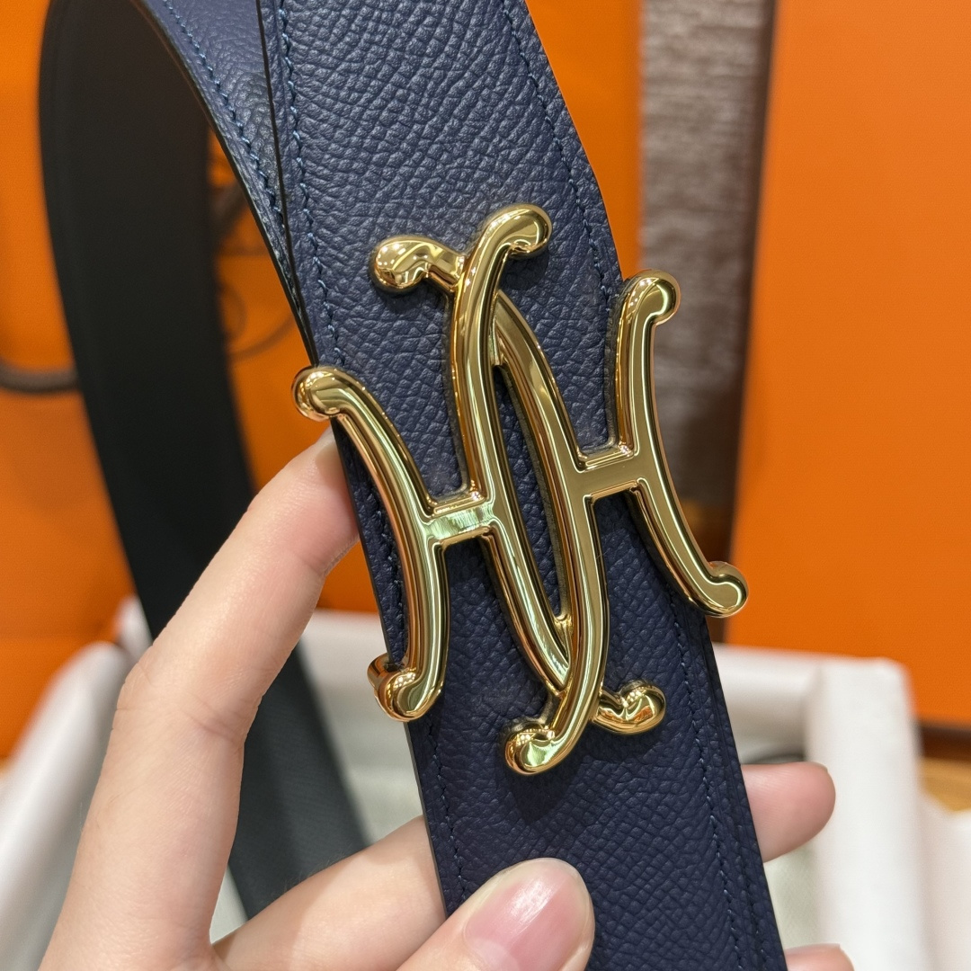 H家双面男款腰带 - ビジネスにもカジュアルにも最適なリバーシブルデザイン