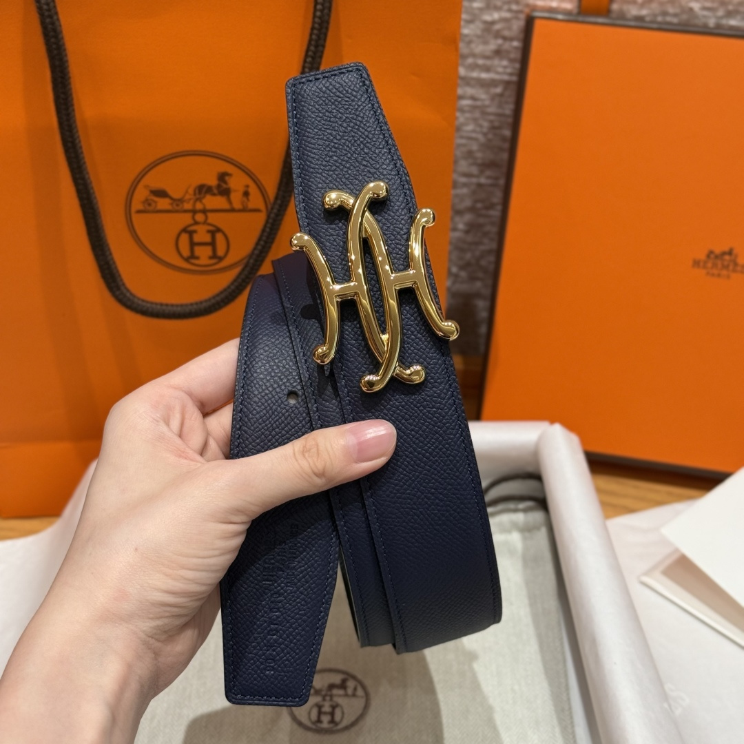 H家双面男款腰带 - ビジネスにもカジュアルにも最適なリバーシブルデザイン