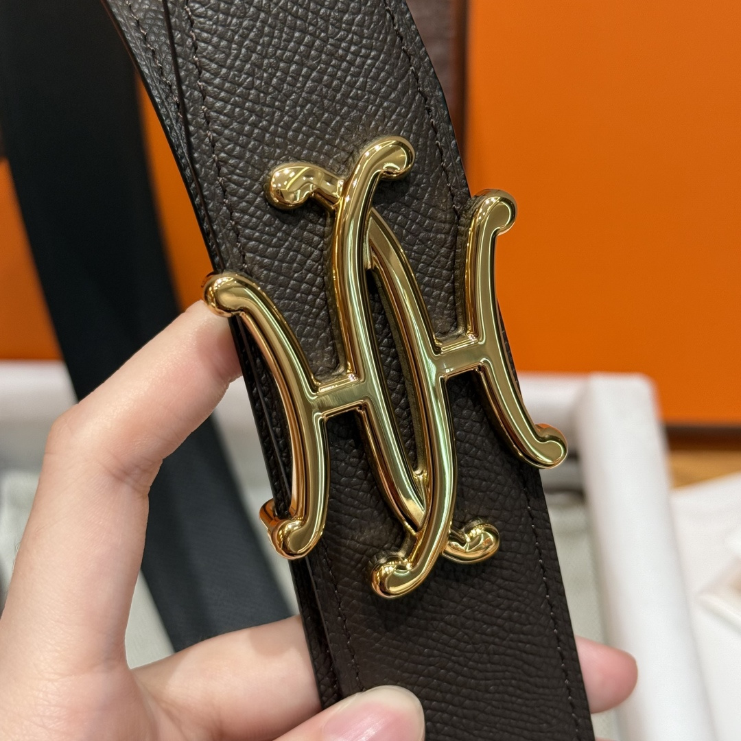 H家双面男款腰带 - ビジネスにもカジュアルにも最適なリバーシブルデザイン