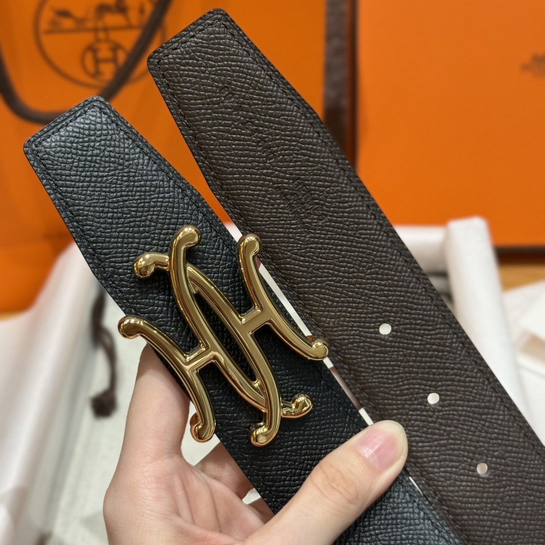 H家双面男款腰带 - ビジネスにもカジュアルにも最適なリバーシブルデザイン