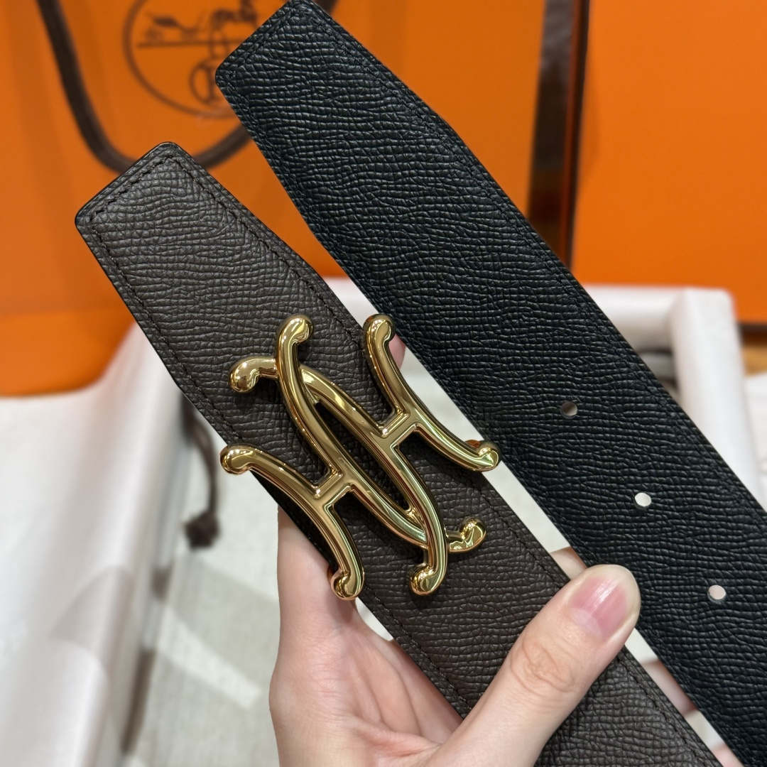 H家双面男款腰带 - ビジネスにもカジュアルにも最適なリバーシブルデザイン