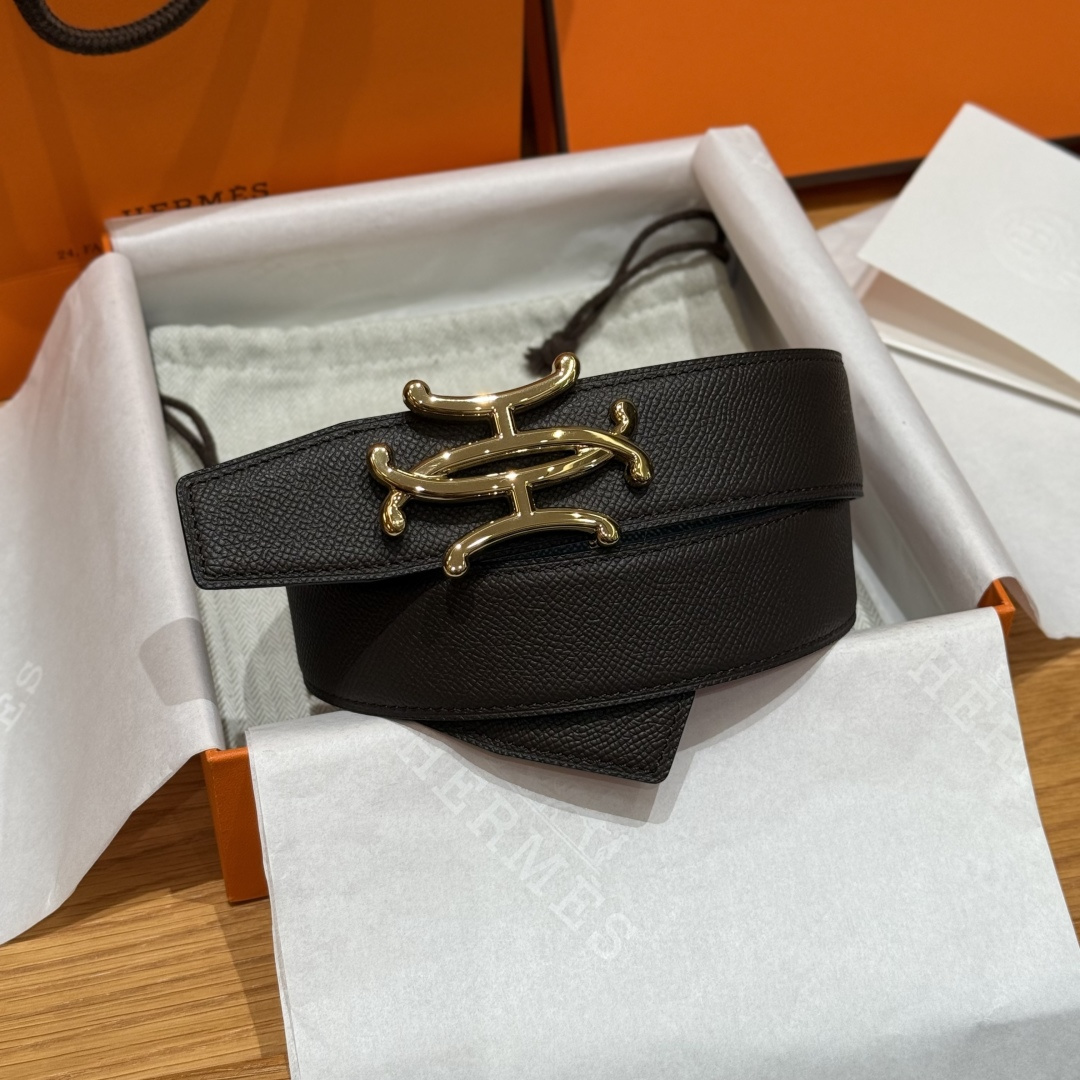 H家双面男款腰带 - ビジネスにもカジュアルにも最適なリバーシブルデザイン