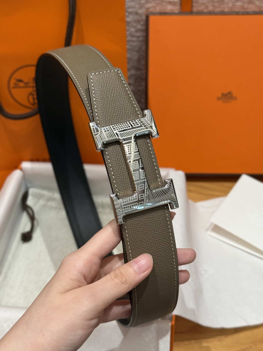 H家Touareg 皮ベルト&ダブルサイドレザーの特別なデザイン