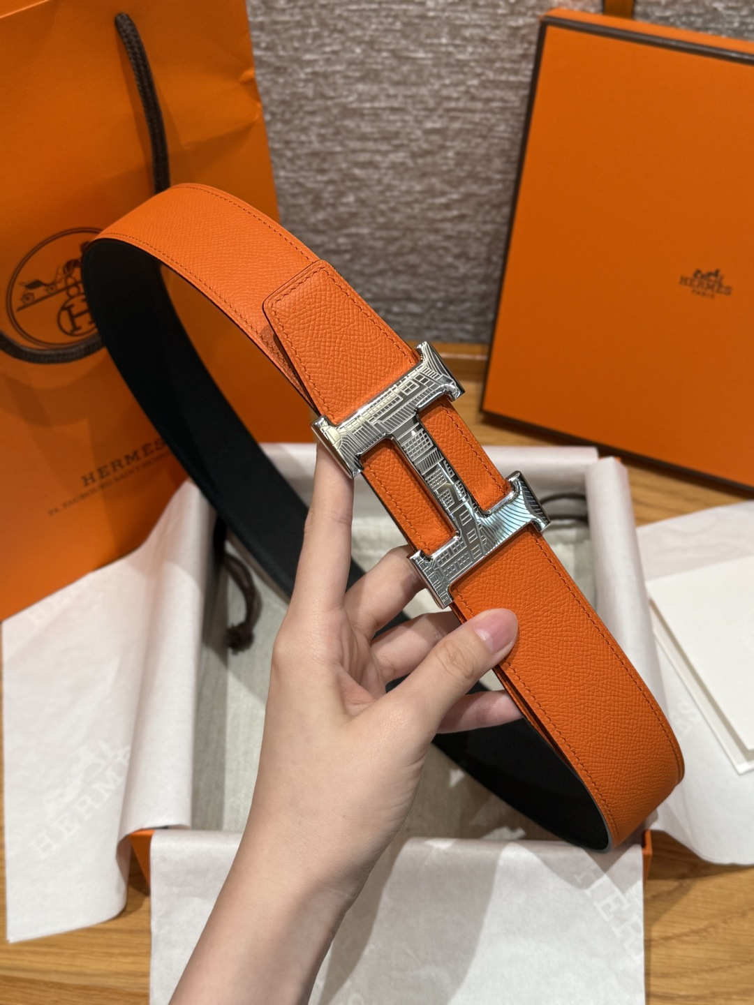 H家Touareg 皮ベルト&手彫りデザイン