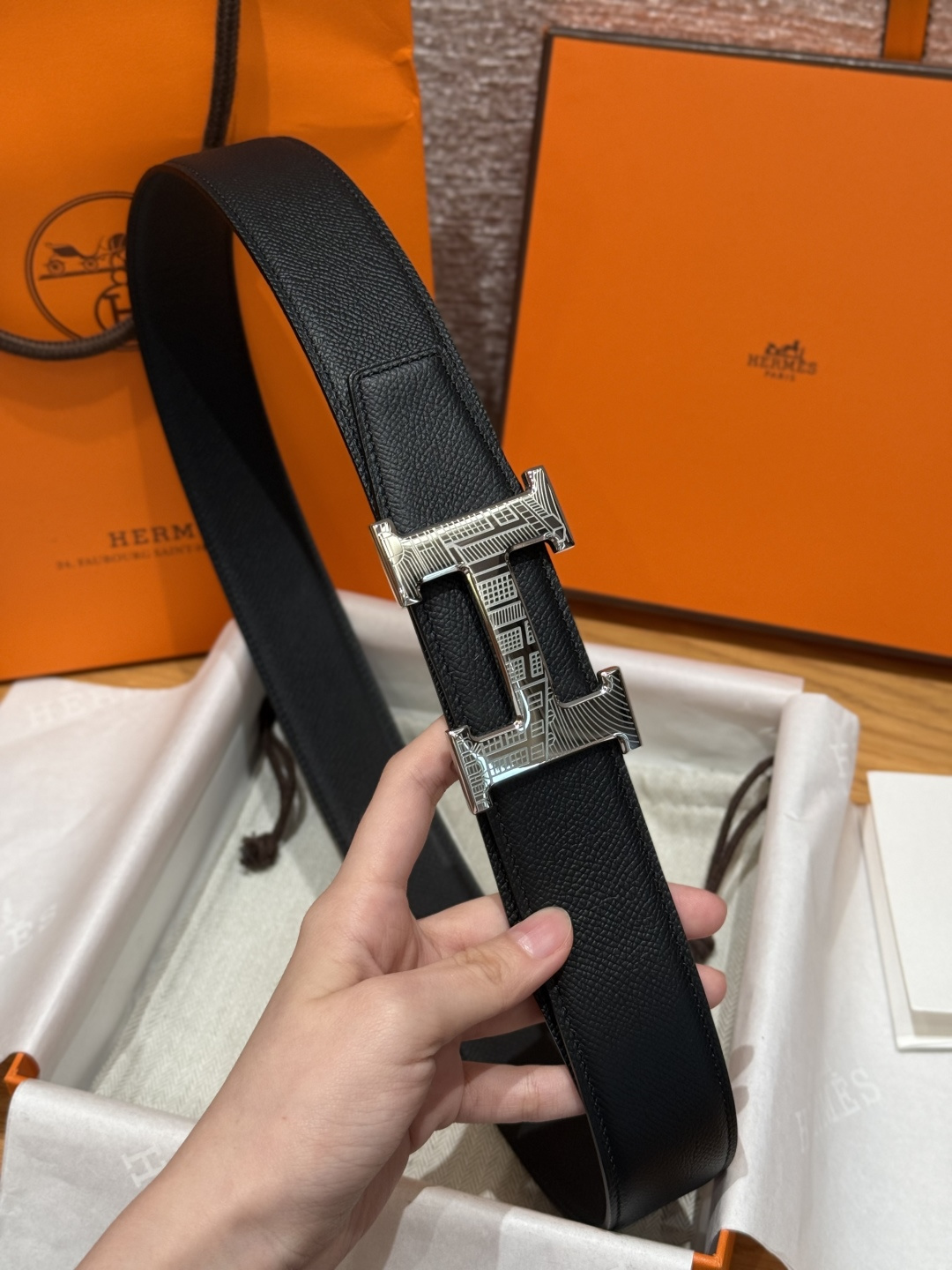 H家Touareg 皮帯扣&双面皮腰 - 手工雕刻のユニークなデザイン