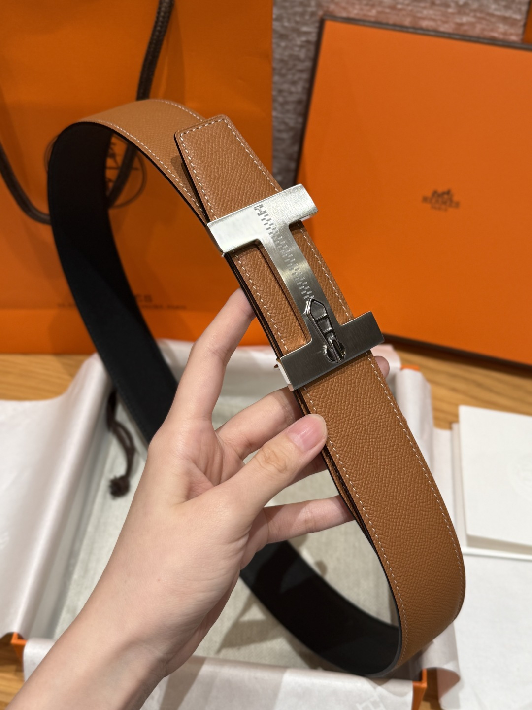 H家Quizz Ferme-Tout双面皮腰带 - 高品質エプソンレザー製