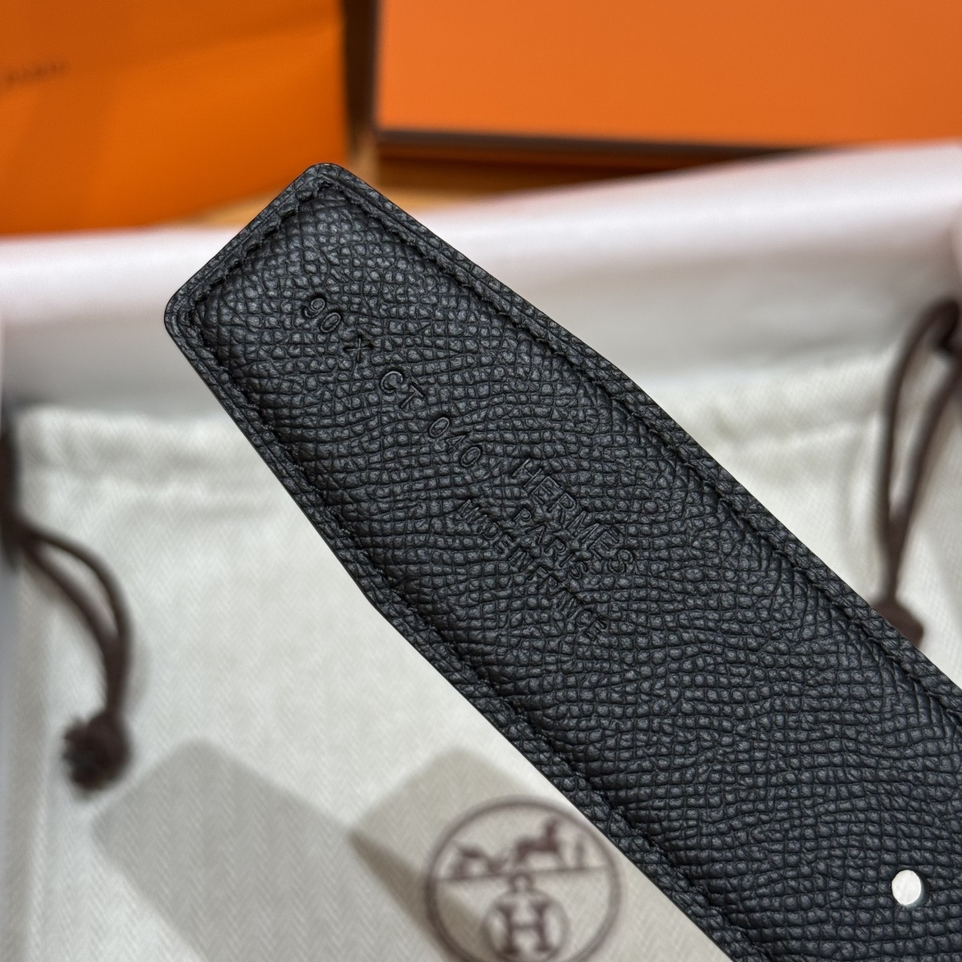 H家Quizz Ferme-Tout双面皮腰带 - フランス製の高品質レザー