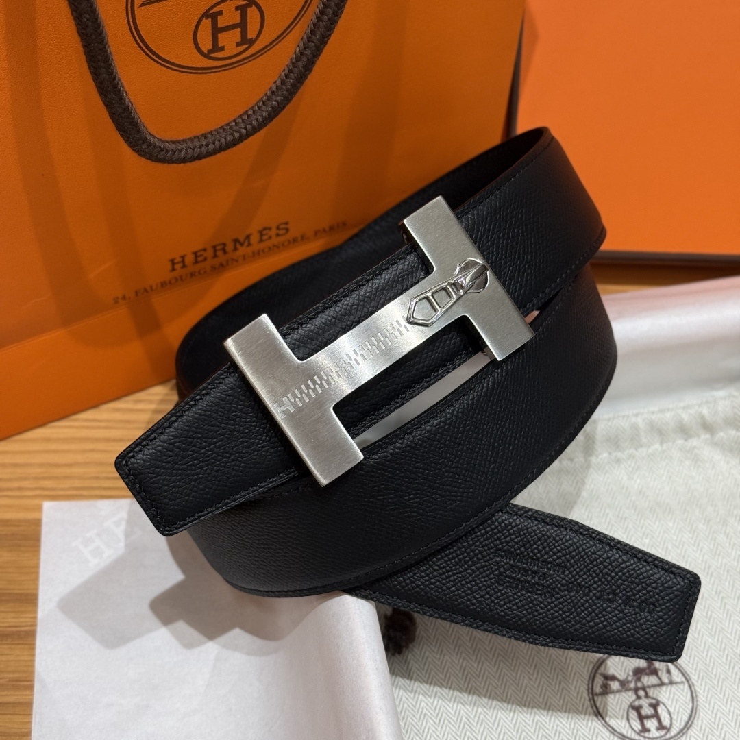 H家Quizz Ferme-Tout双面皮腰带 - フランス製の高品質レザー