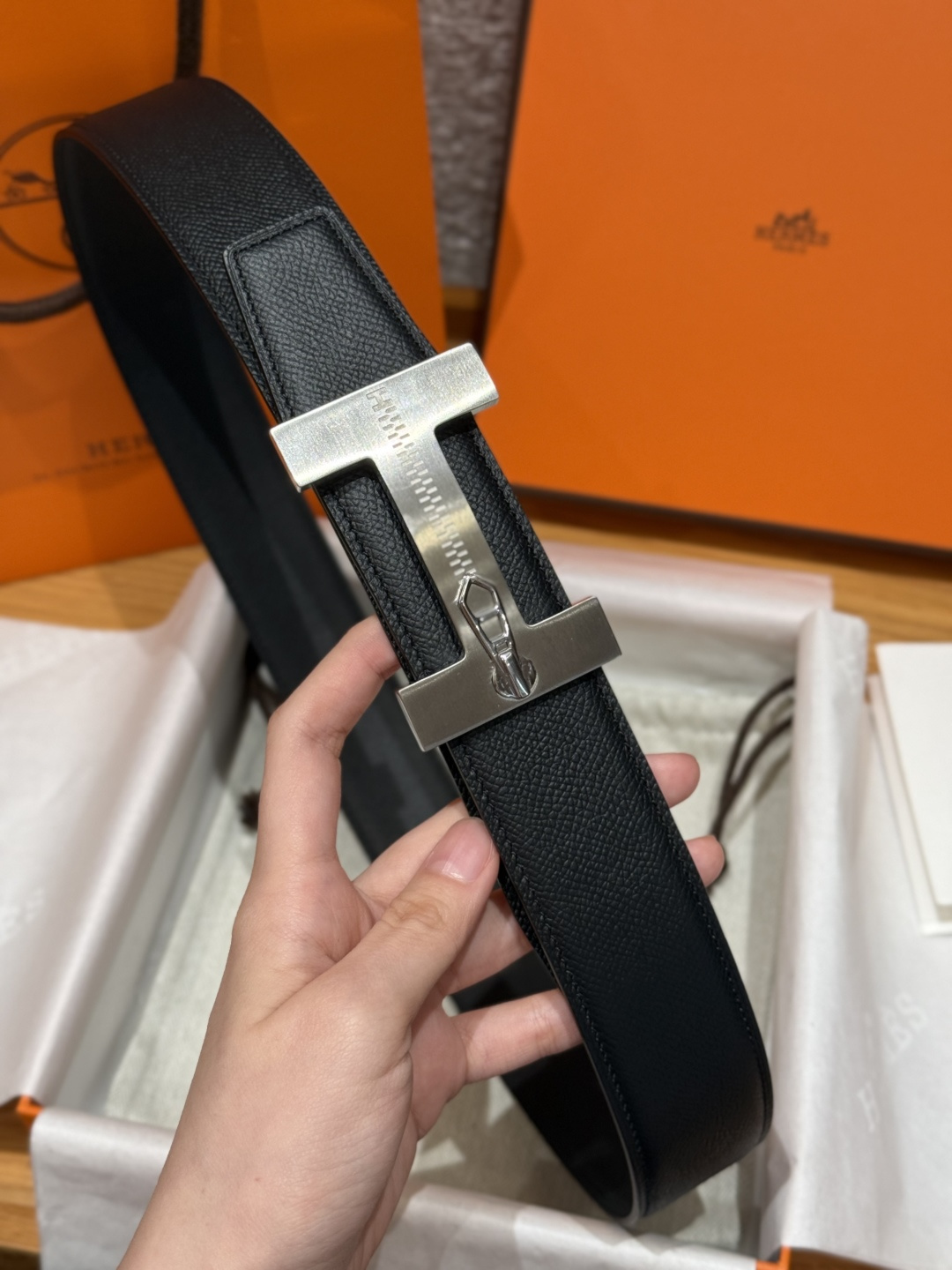 H家Quizz Ferme-Tout双面皮腰带 - フランス製の高品質レザー