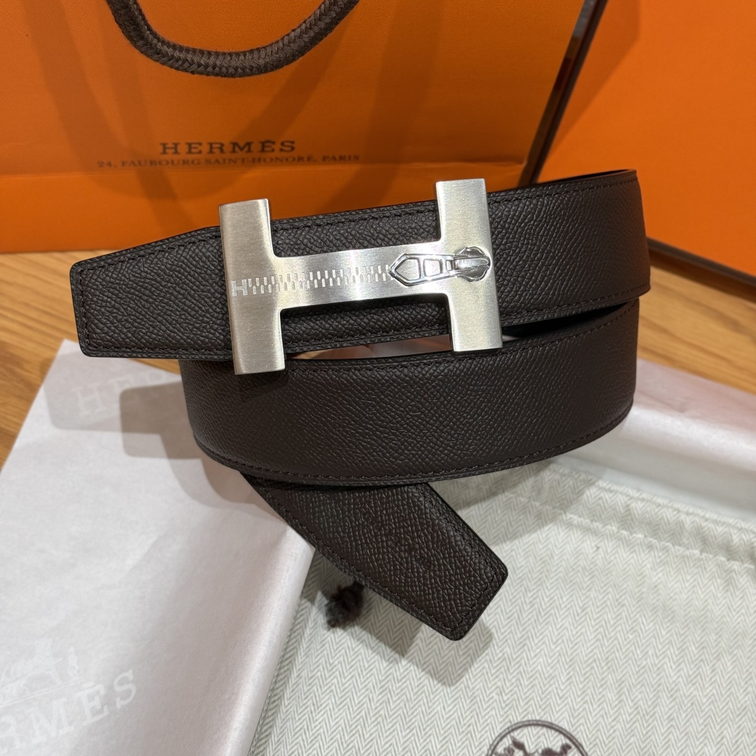 H家Quizz Ferme-Tout双面皮腰带 - エレガントなデザインと高品質