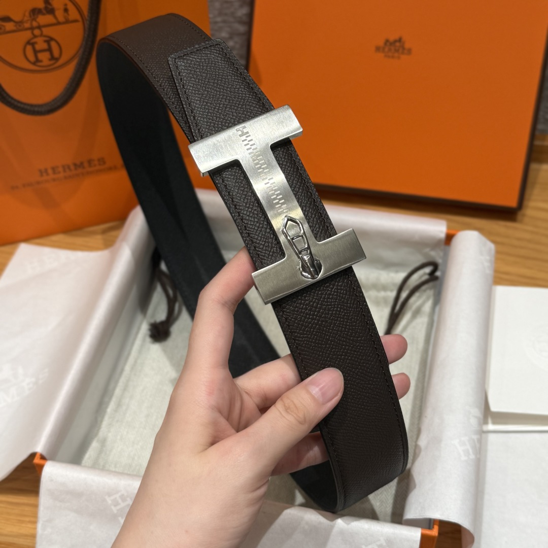 H家Quizz Ferme-Tout双面皮腰带 - エレガントなデザインと高品質