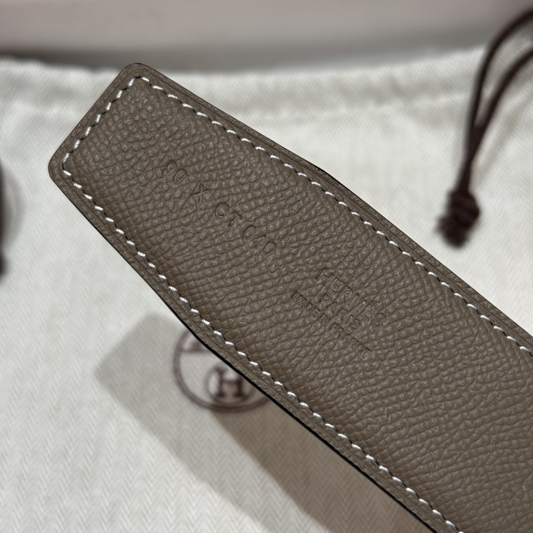 H家Touareg 皮ベルト&ダブルサイドレザーの特別なデザイン