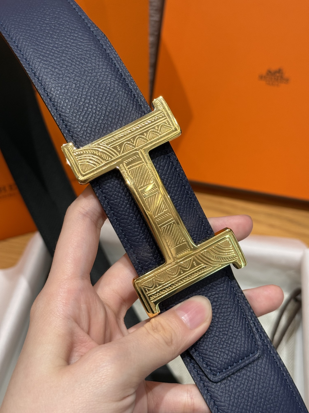 H家Touareg 皮帯扣&双面皮腰 - 手工雕刻のユニークデザイン