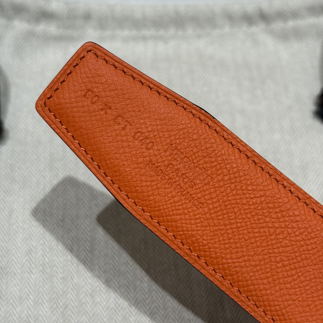 H家Touareg 皮ベルト&ダブルサイドレザーの特徴