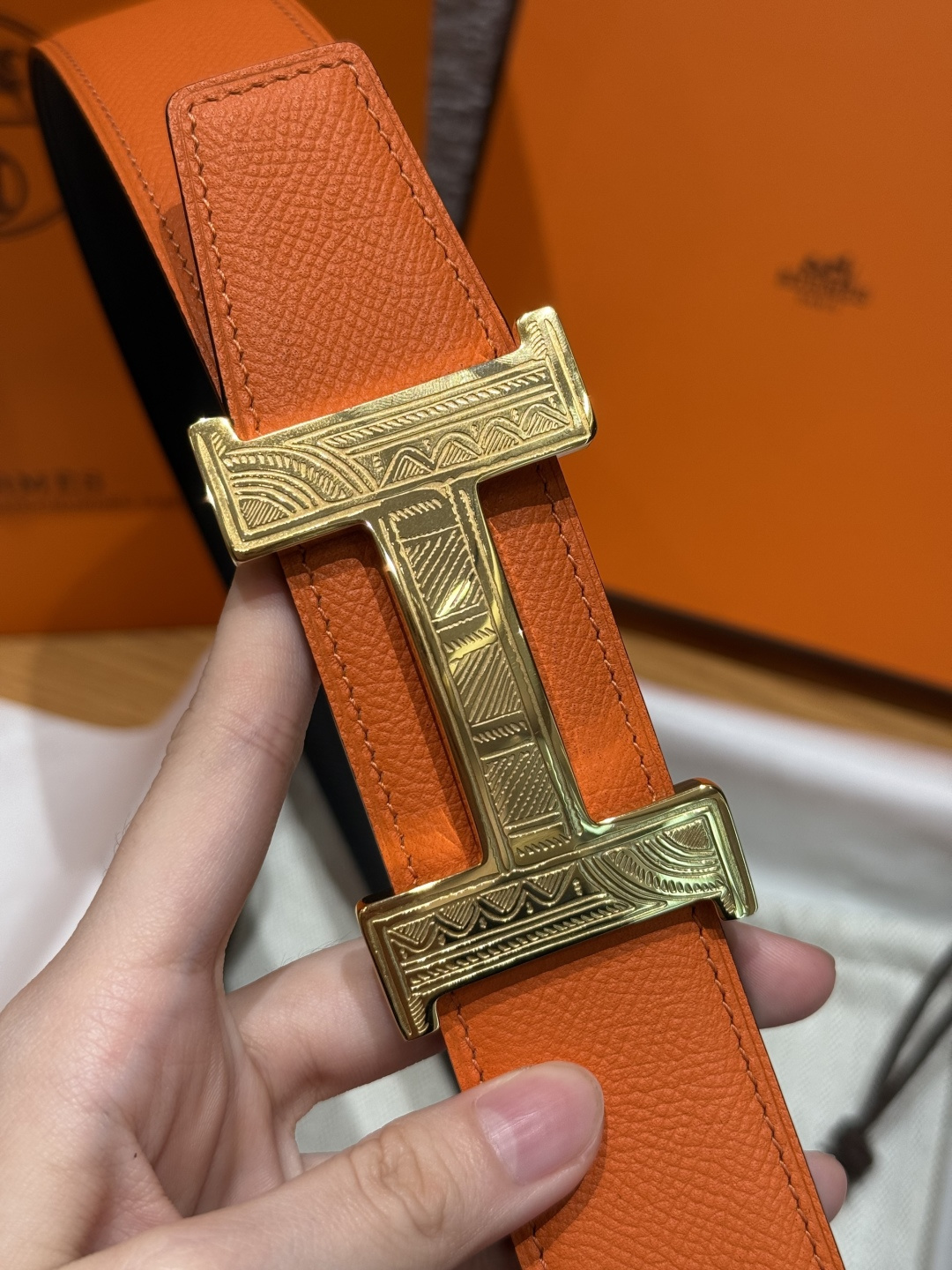 H家Touareg 皮ベルト&ダブルサイドレザーの特徴