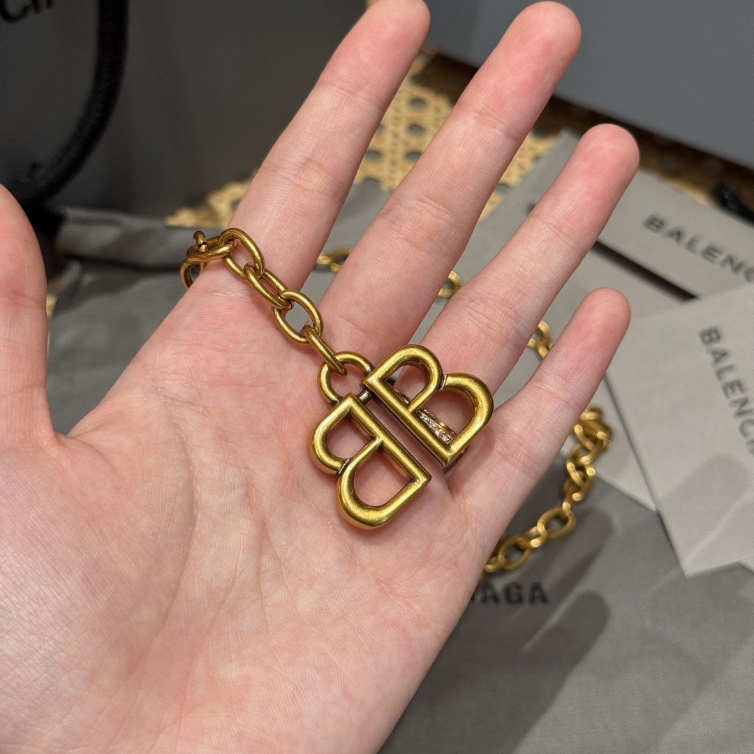 Balenciaga Monaco Chain Belt - Antique Gold Brass Chain Belt - 120cm Length 3 cmp i1747119371071 5588 0 1