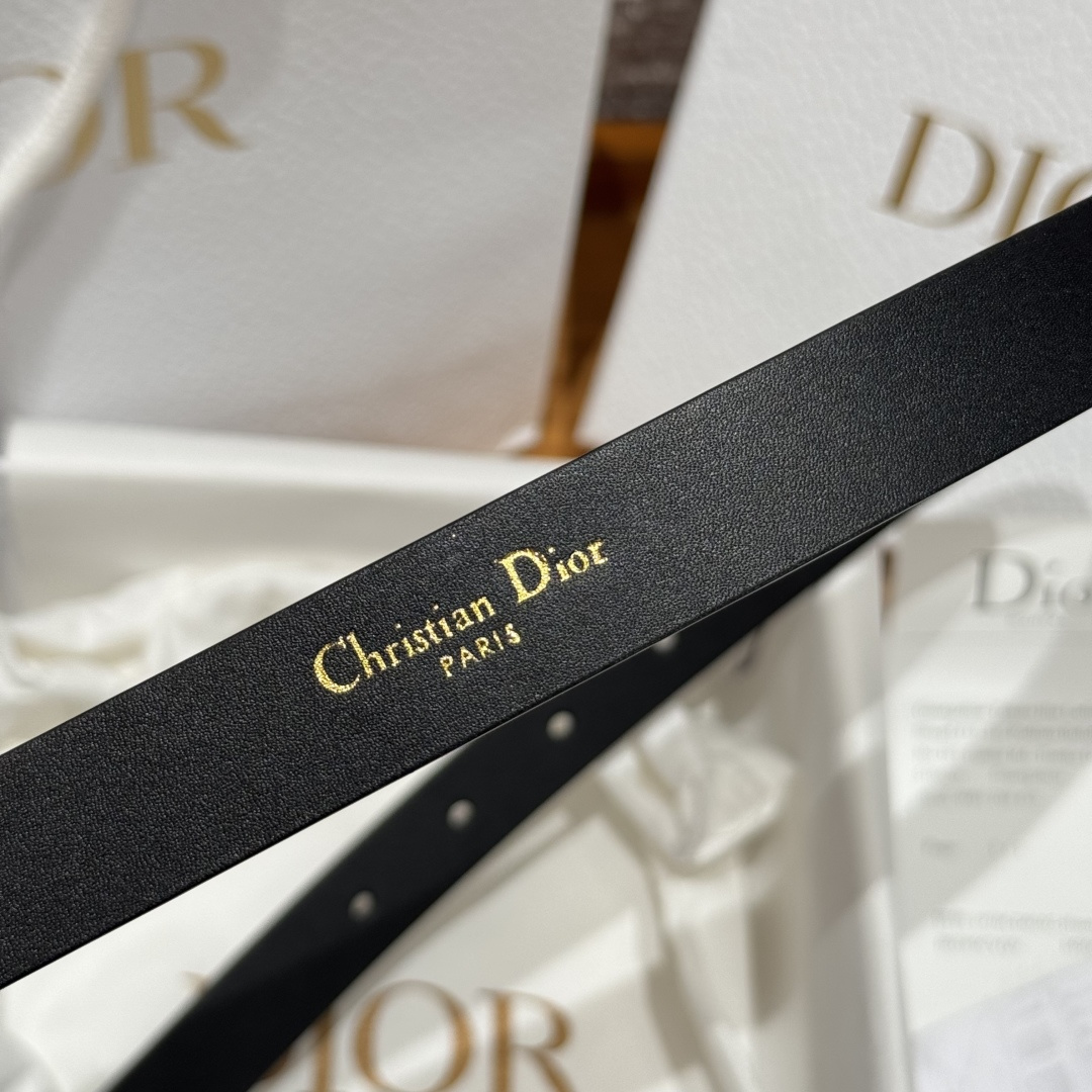 -迪家Lucky Montaigne Star腰带 这款Lucky 30 Montaigne Star腰带-Chinese UA Cheap High Quatity Brand Clothes Bags handbags Sneakers wholesale wholesaler seller from China Factory suppliers Fashion Clothing Shoes best Quality Beautiful Price -迪家Lucky Montaigne Star腰带 这款Lucky 30 Montaigne Star腰带