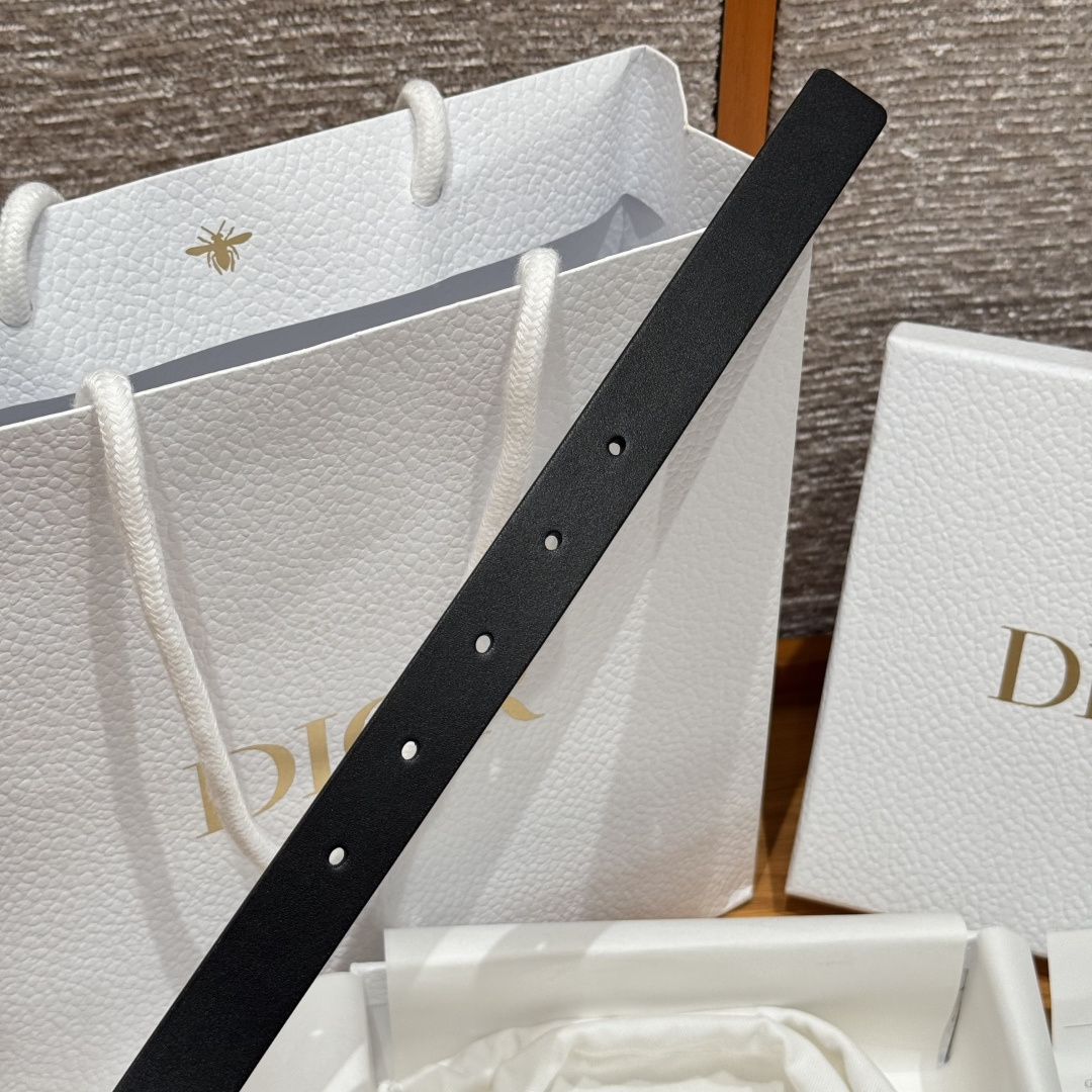 -迪家Lucky Montaigne Star腰带 这款Lucky 30 Montaigne Star腰带-Chinese UA Cheap High Quatity Brand Clothes Bags handbags Sneakers wholesale wholesaler seller from China Factory suppliers Fashion Clothing Shoes best Quality Beautiful Price -迪家Lucky Montaigne Star腰带 这款Lucky 30 Montaigne Star腰带