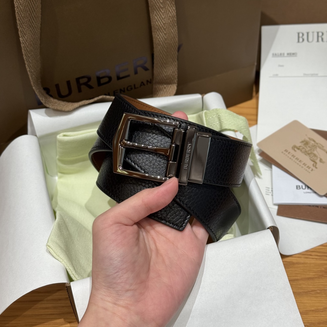 [Burberry Belts]With Palladium Coated Glitter Fasteners The belt ring is engra