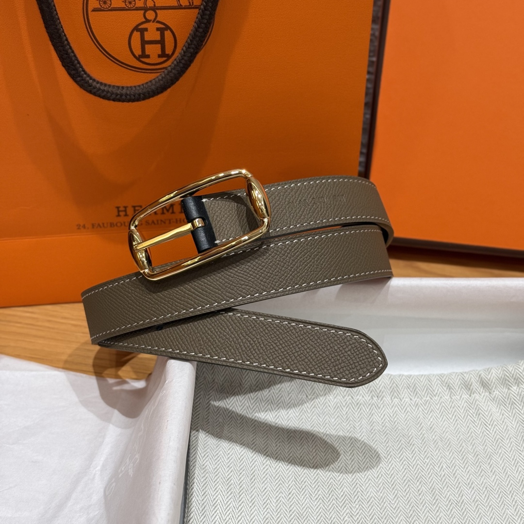 H家新款双面牛皮レディースベルト - 柔らかい素材と洗練されたデザイン