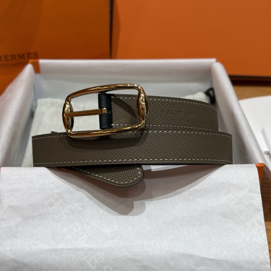 H家新款双面牛皮レディースベルト - 柔らかい素材と洗練されたデザイン