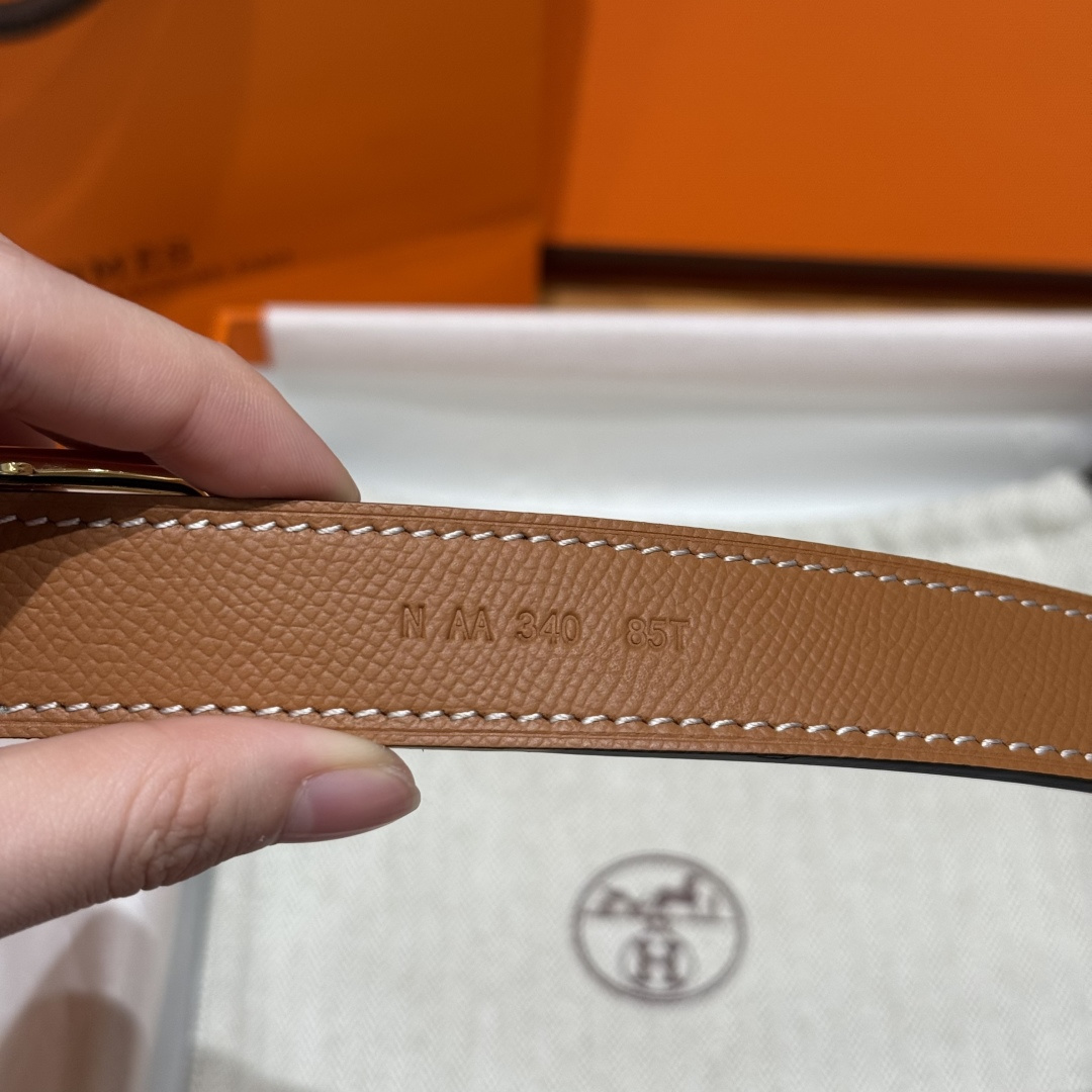 H家新款女士双面腰带 - 柔らかな牛皮革と洗練されたデザイン