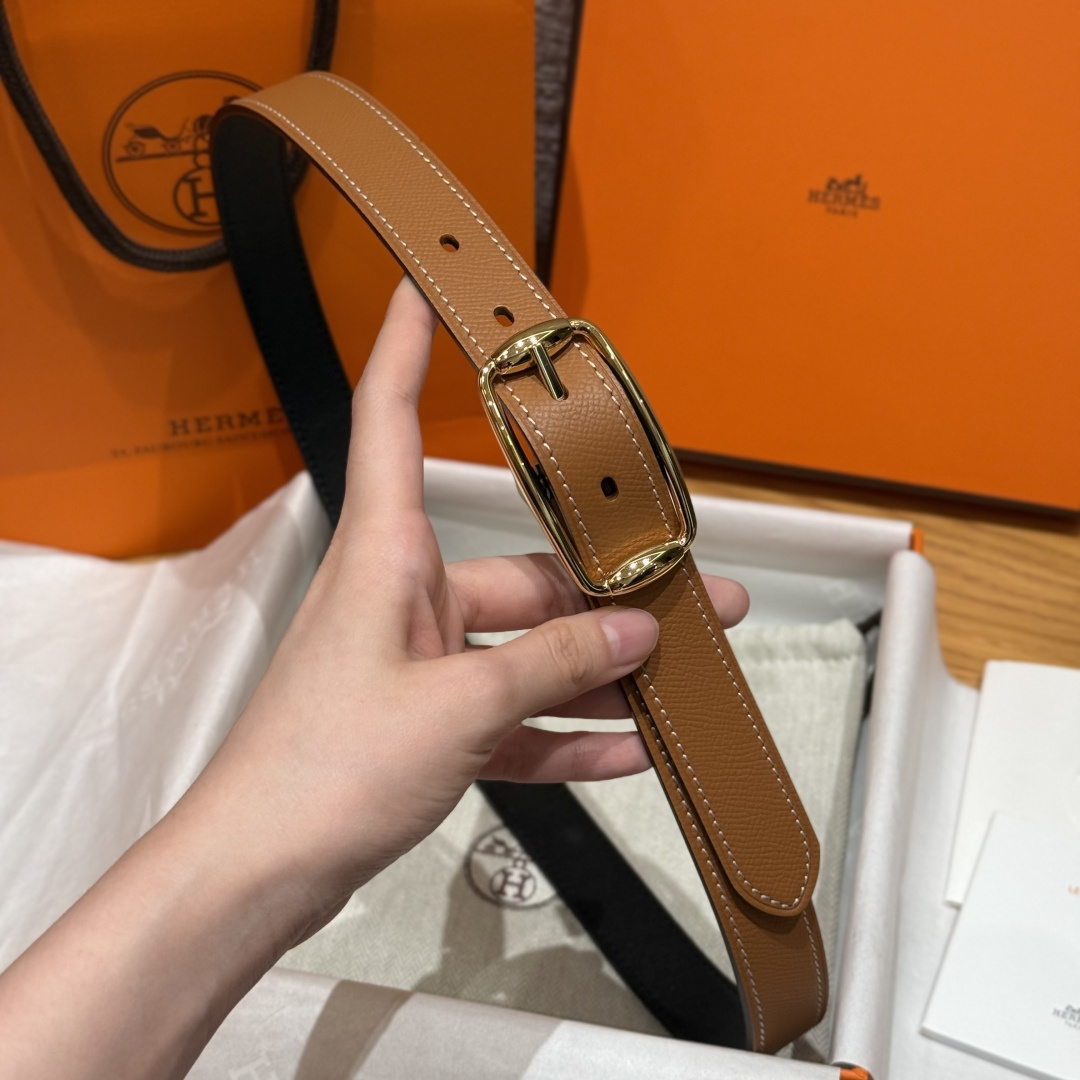 H家新款女士双面腰带 - 柔らかな牛皮革と洗練されたデザイン