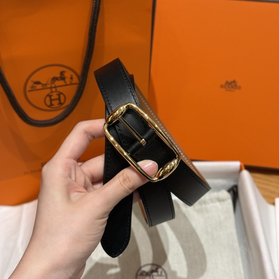H家新款女士双面腰带 - 柔らかな牛皮革と洗練されたデザイン