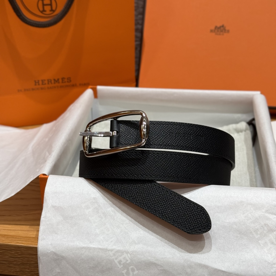 H家新款女士双面腰带 - 柔らかい牛皮革と純銅金具の高級感