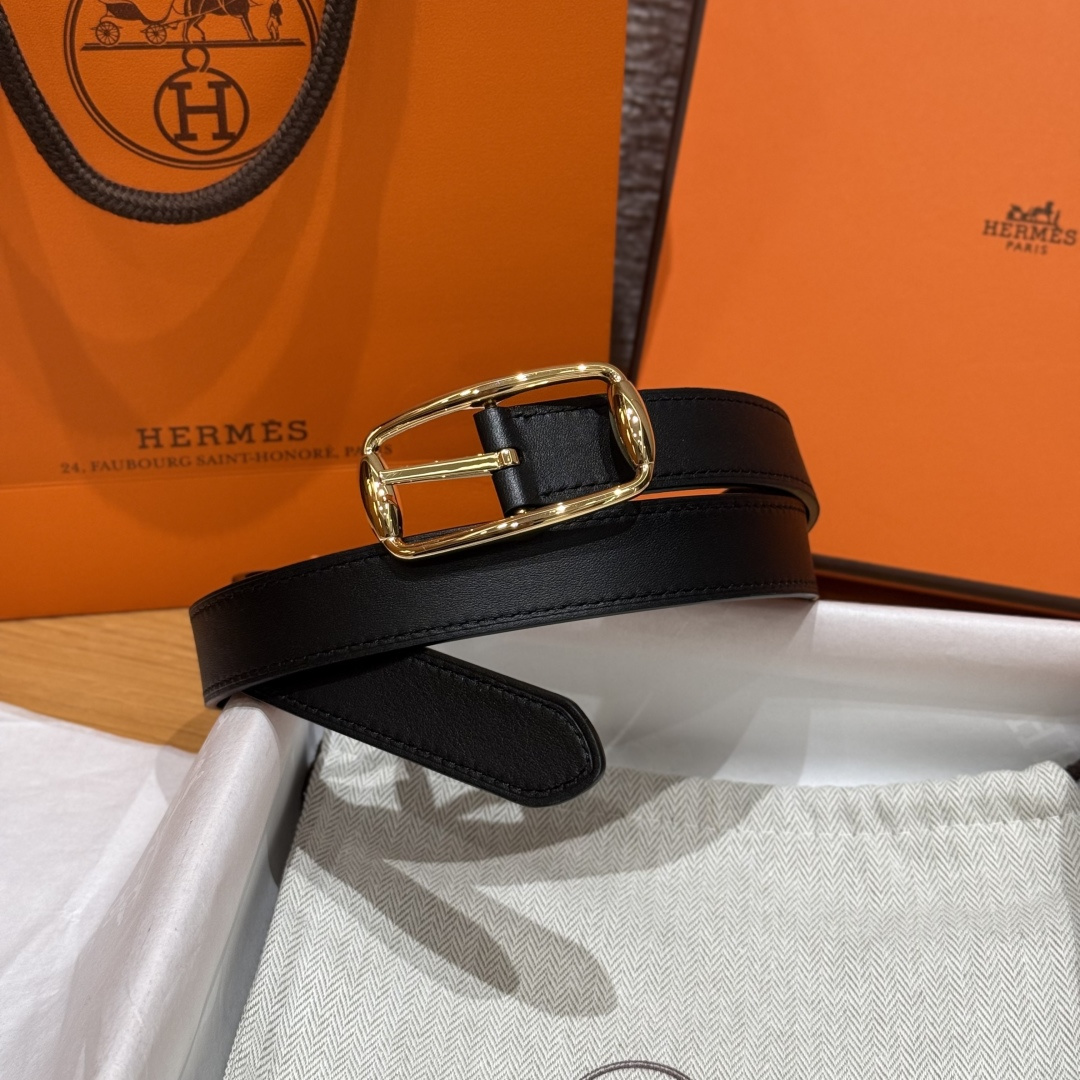 H家新款女性用双面腰带 - 柔らかい牛革製でスタイリッシュなデザイン