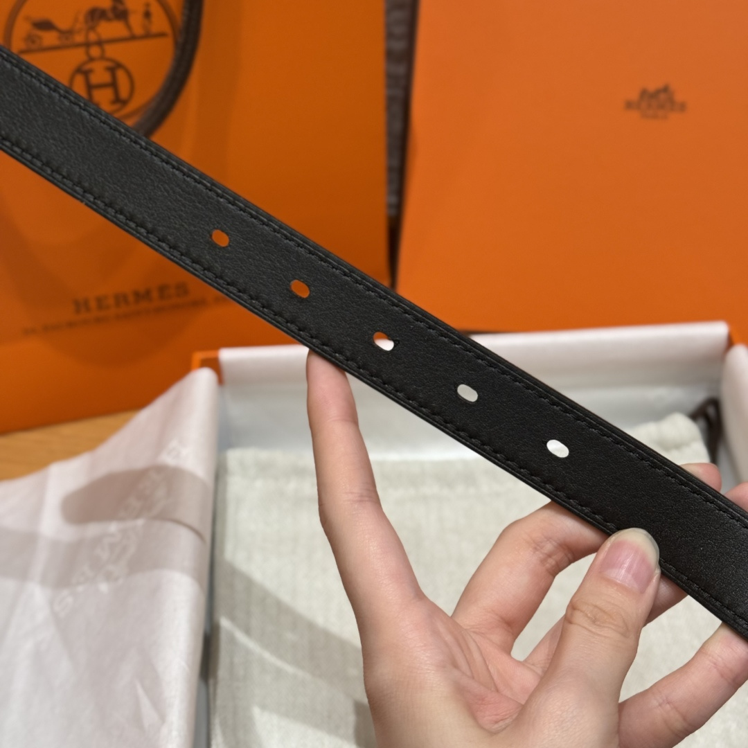 H家新款女性用双面腰带 - 柔らかい牛革製でスタイリッシュなデザイン