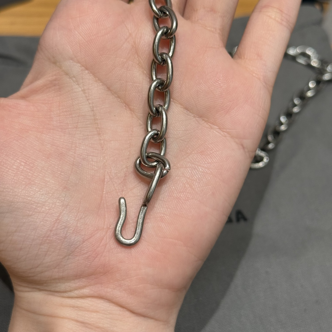 Balenciaga Monaco Chain Belt in Aged Gold Brass, Spring 2025 Collection 7 cmp i1749099754966 1664 0 6