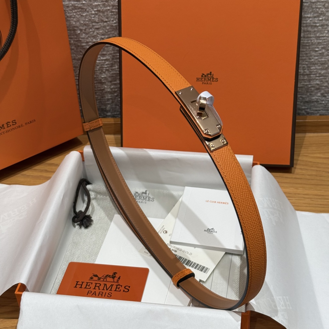 Hermes Women's Kelly Belt in Hunter Leather with Palladium-Plated Buckle 5 cmp i1751952943551 8743 0 2