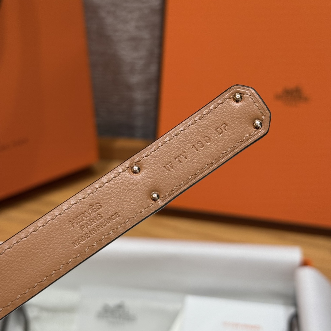 Hermes Women's Kelly Belt in Hunter Leather with Palladium-Plated Buckle 10 cmp i1751952945221 9950 0 6