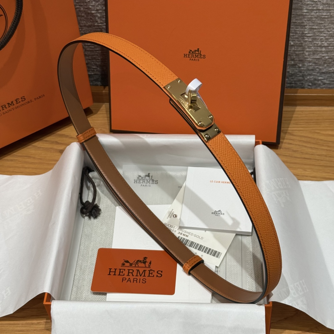 Hermès Kelly Belt: Hunter Calfskin with Palladium-Plated Buckle, Adjustable Fit 5 cmp i1751952955274 7154 0 3