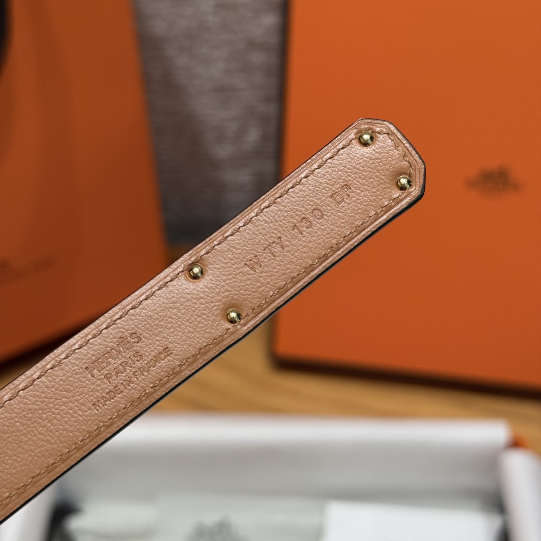 Hermès Kelly Belt: Hunter Calfskin with Palladium-Plated Buckle, Adjustable Fit 10 cmp i1751952956267 467 0 7