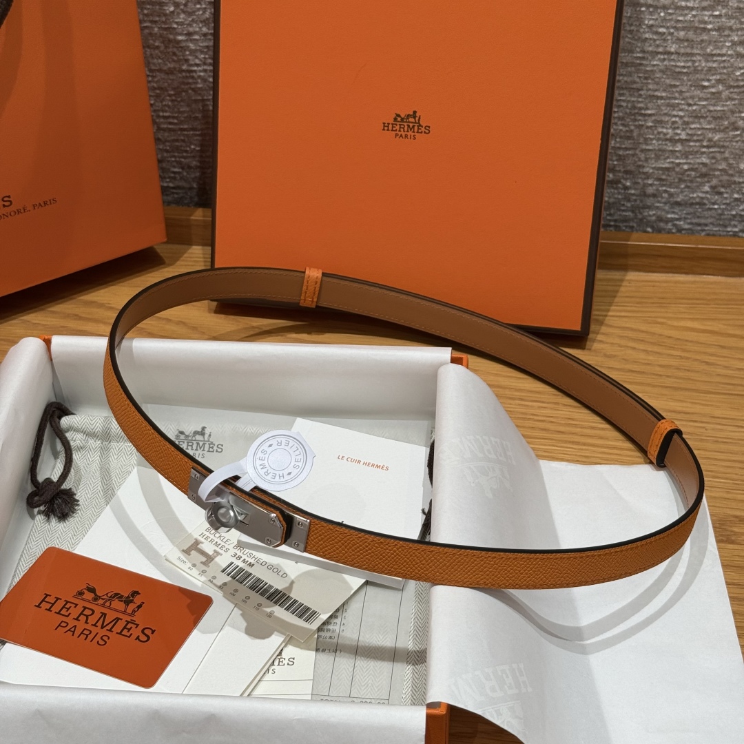 Hermes Kelly Belt: Hunter Calfskin Leather, Palladium Buckle, Adjustable Fit 6 cmp i1751952967238 6781 0 5