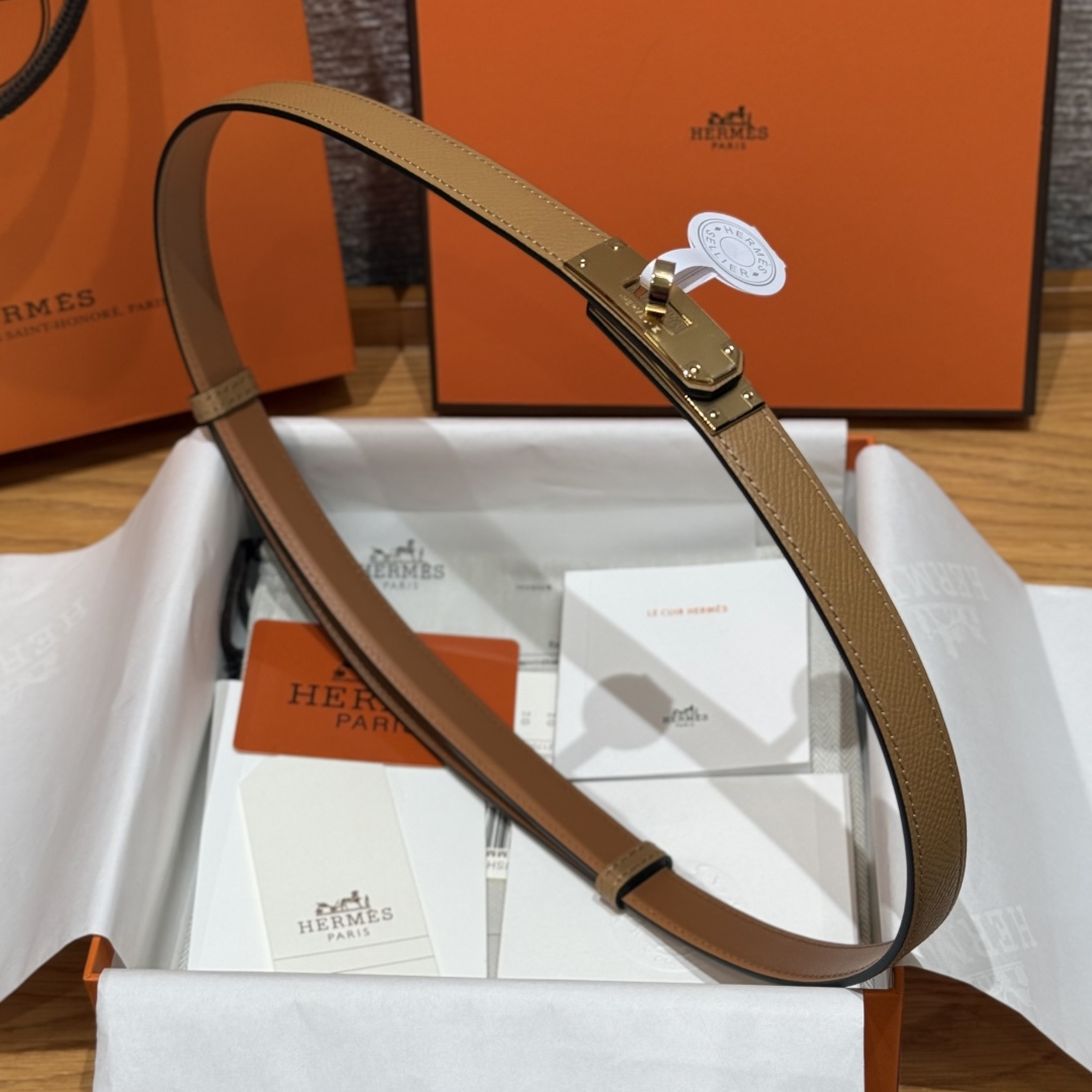 Hermes Women's Kelly Belt: Hunter Leather with Palladium Kelly Buckle 5 cmp i1751953892835 2680 0 3