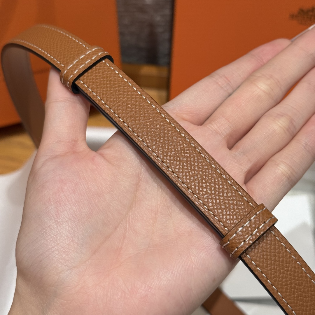 Hermès Women's Kelly Belt in Hunter Leather with Palladium-Plated Buckle 9 cmp i1751953905625 627 0 7
