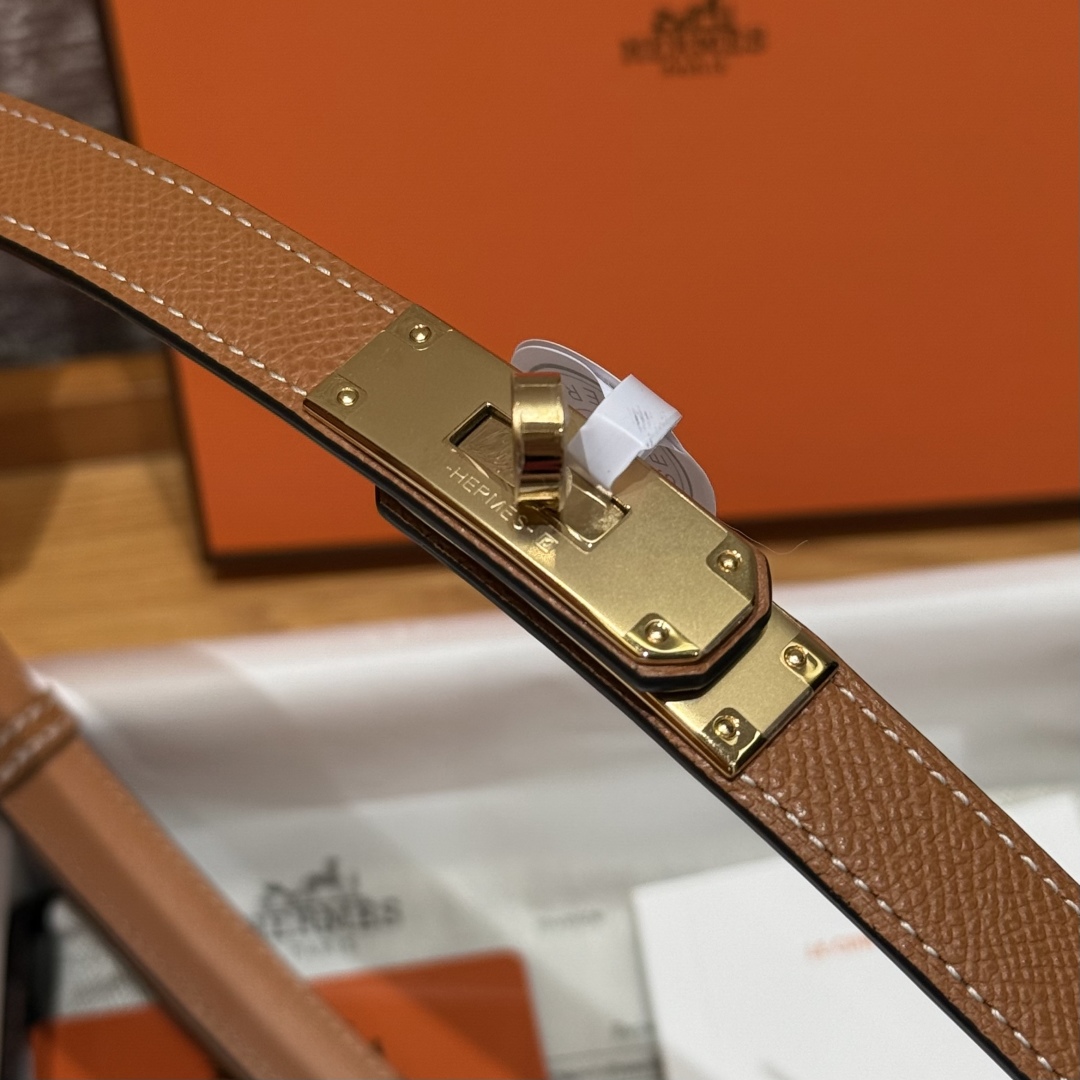 Hermès Women's Kelly Belt in Hunter Leather with Palladium-Plated Buckle 7 cmp i1751953905626 9076 0 4