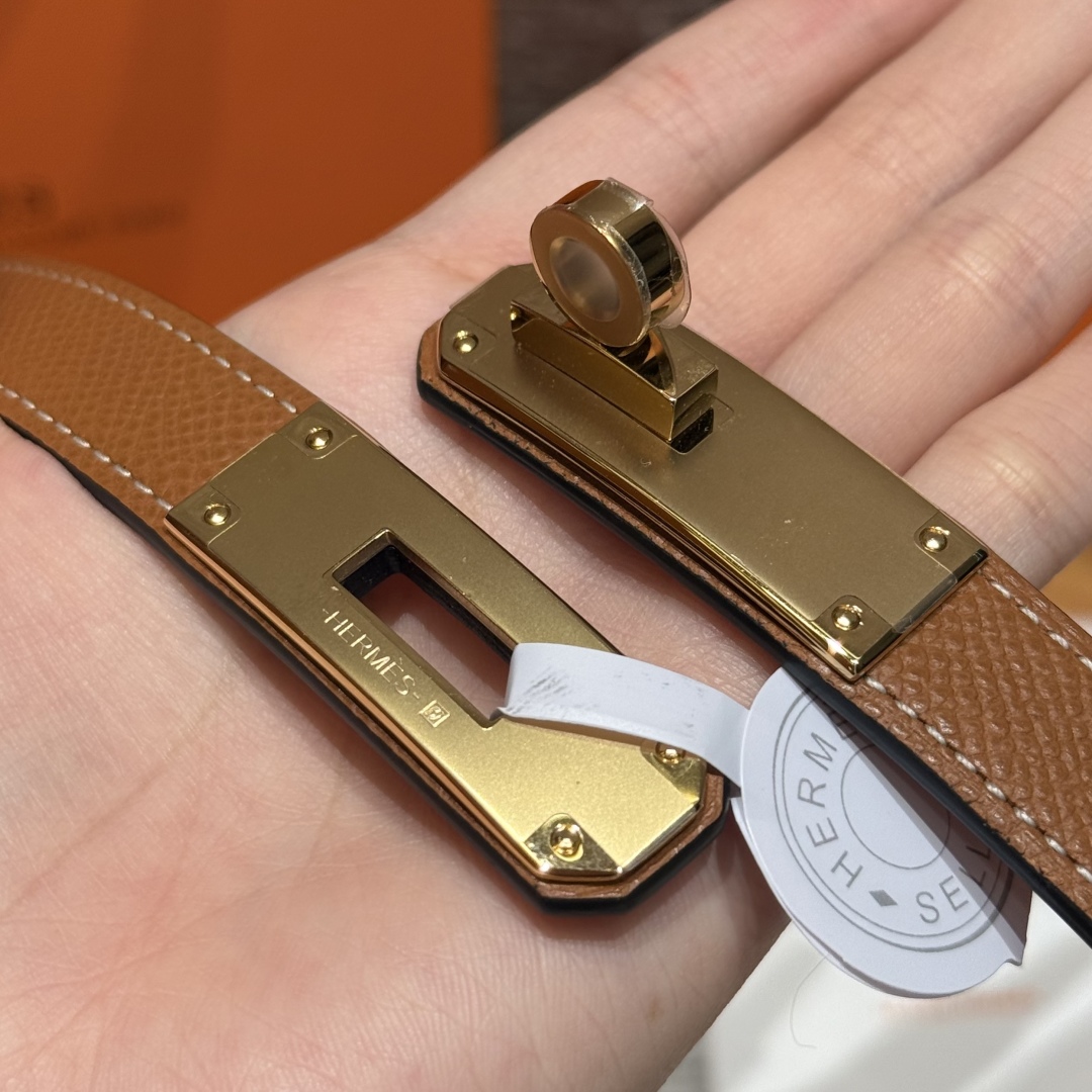 Hermès Women's Kelly Belt in Hunter Leather with Palladium-Plated Buckle 8 cmp i1751953906270 9403 0 6