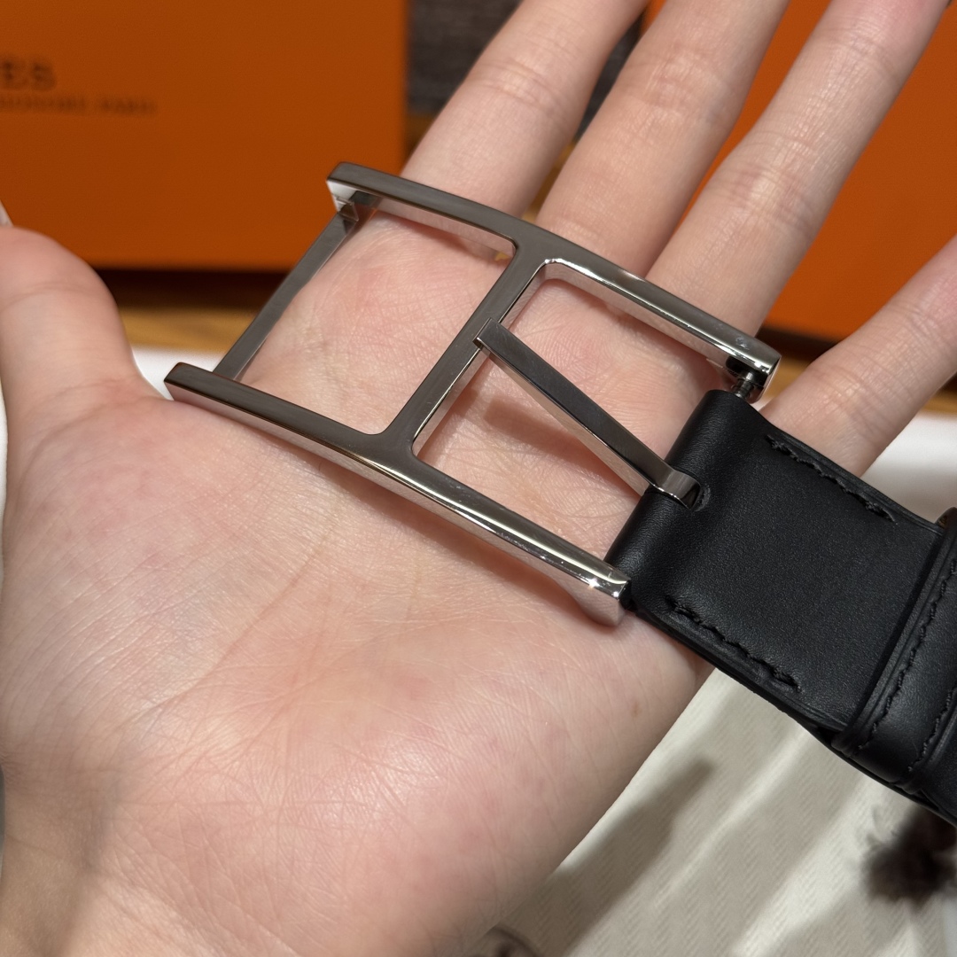 Hermès 32mm Reversible Leather Belt with Pin Buckle - Black & Brown 6 cmp i1752207524597 7782 0 2