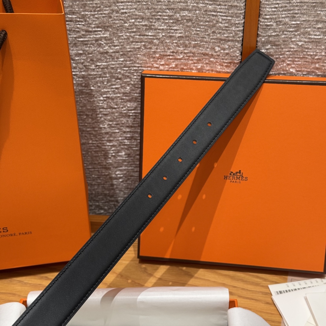 Hermès 32mm Reversible Leather Belt with Pin Buckle - Black & Brown 8 cmp i1752207526283 4574 0 5