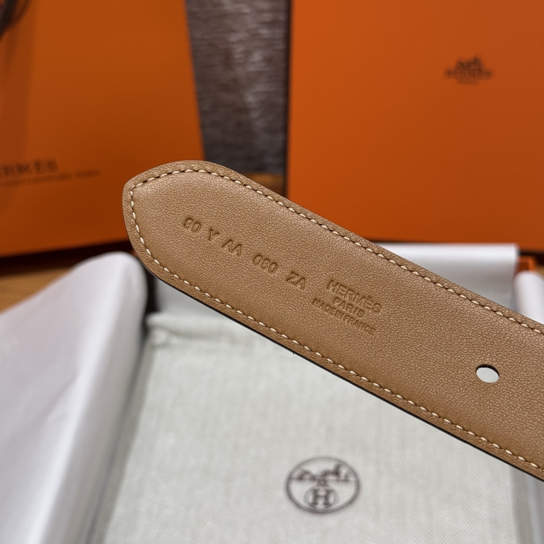 Hermès Men's Reversible Leather Belt - Black/Tan, Silver Buckle, 35mm Width 9 cmp i1752207636086 5895 0 4