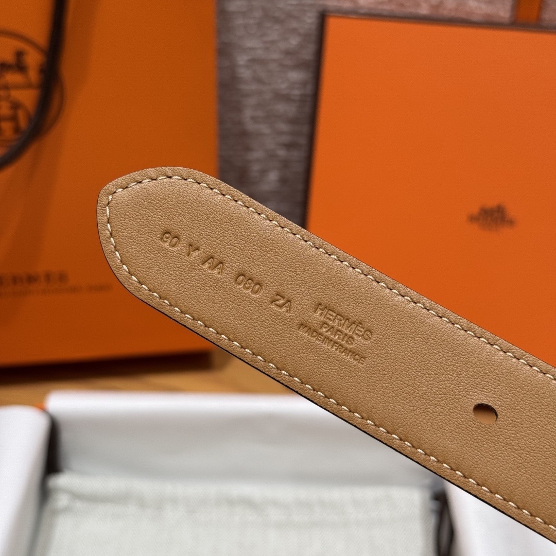 Hermes Men's Reversible Leather Belt with Gold Buckle - Black & Tan, 35mm 9 cmp i1752207644154 2671 0 4