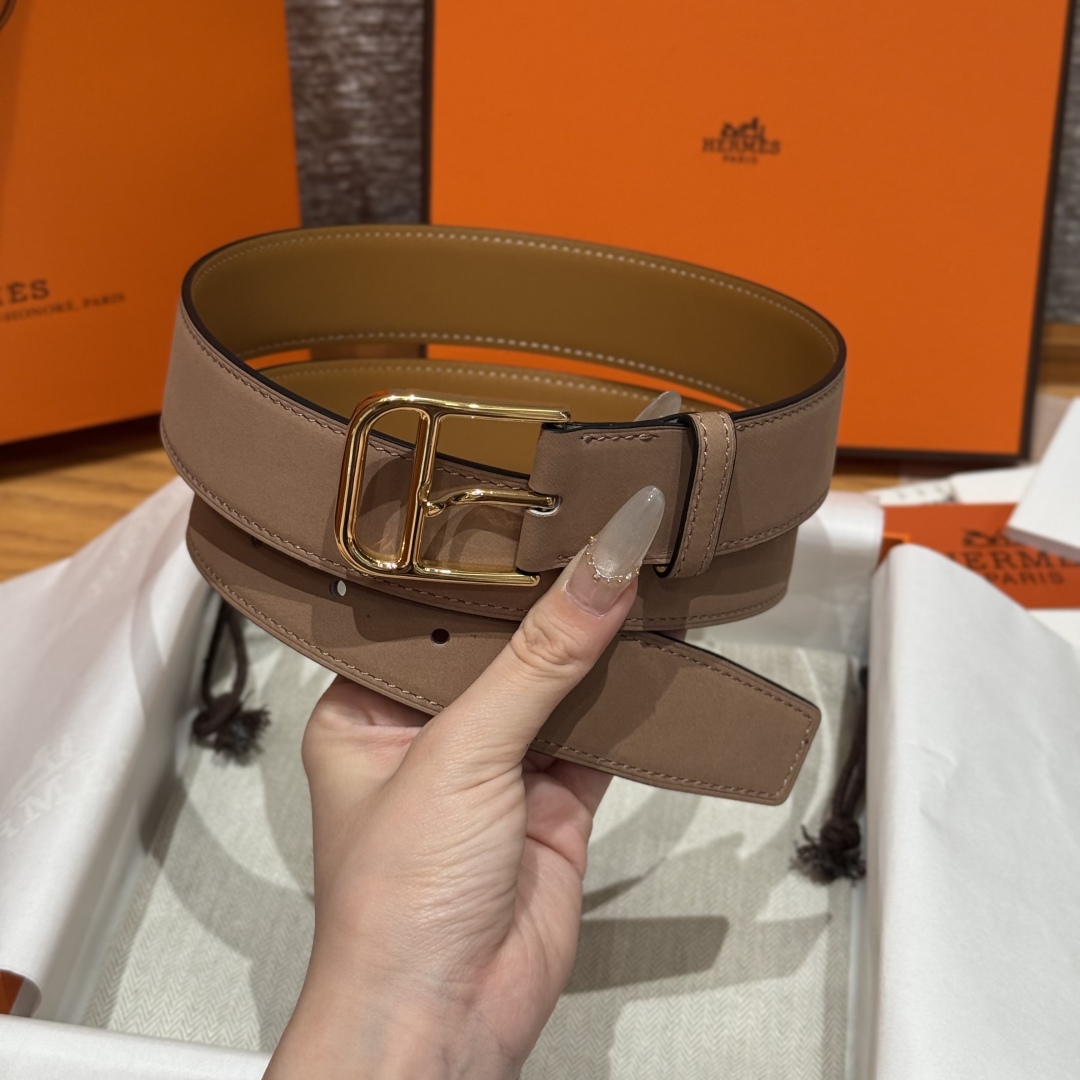 Hermès Romain 35mm Reversible Leather Belt with Gold Plated Buckle 3 cmp i1752207704457 581 0 2