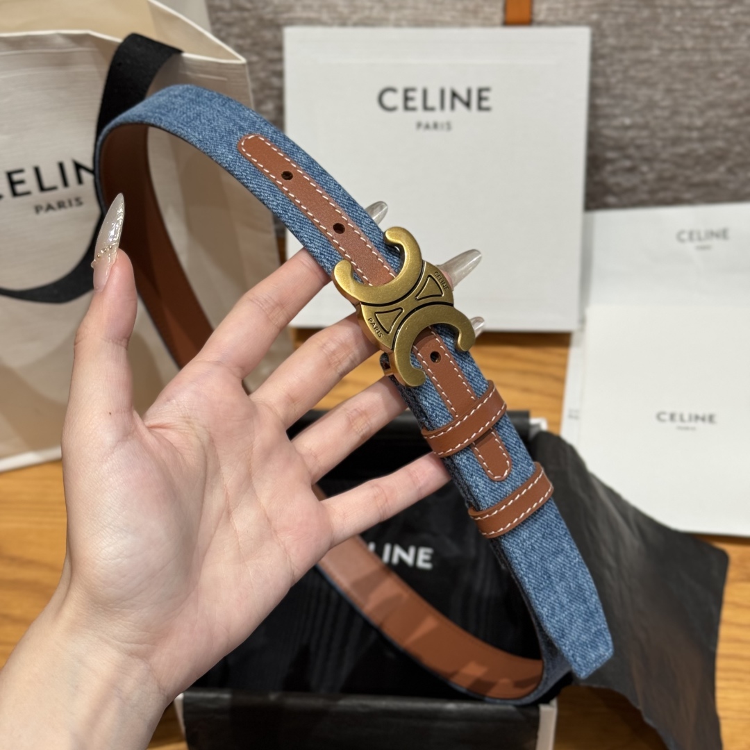 -凯旋门新款牛仔腰带
超火的凯旋门腰带2.5精品，顶级进口牛皮制作，牛皮搭配牛仔，搭配复古金扣，手感柔软