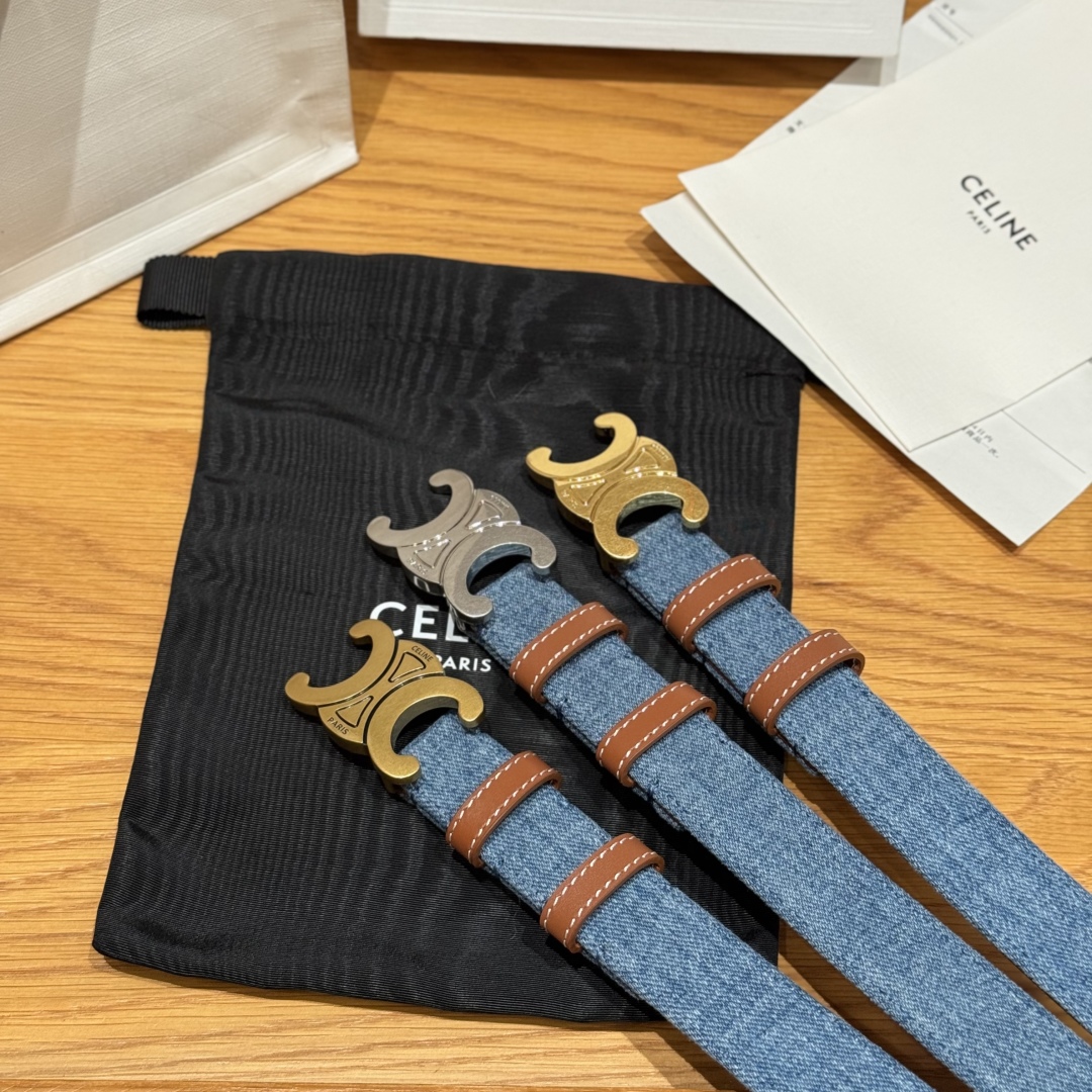 -凯旋门新款牛仔腰带
超火的凯旋门腰带2.5精品，顶级进口牛皮制作，牛皮搭配牛仔，搭配复古金扣，手感柔软