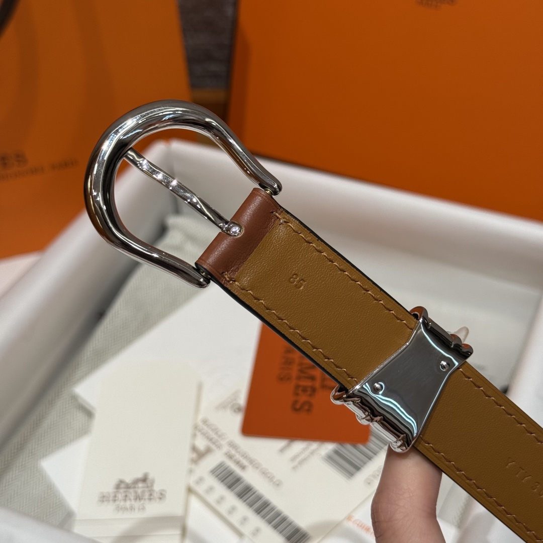 Hermes Ecuyere 24 Belt in Swift Calfskin with Silver Buckle - Elegant & Versatile 7 cmp i1754109559032 4665 0 5