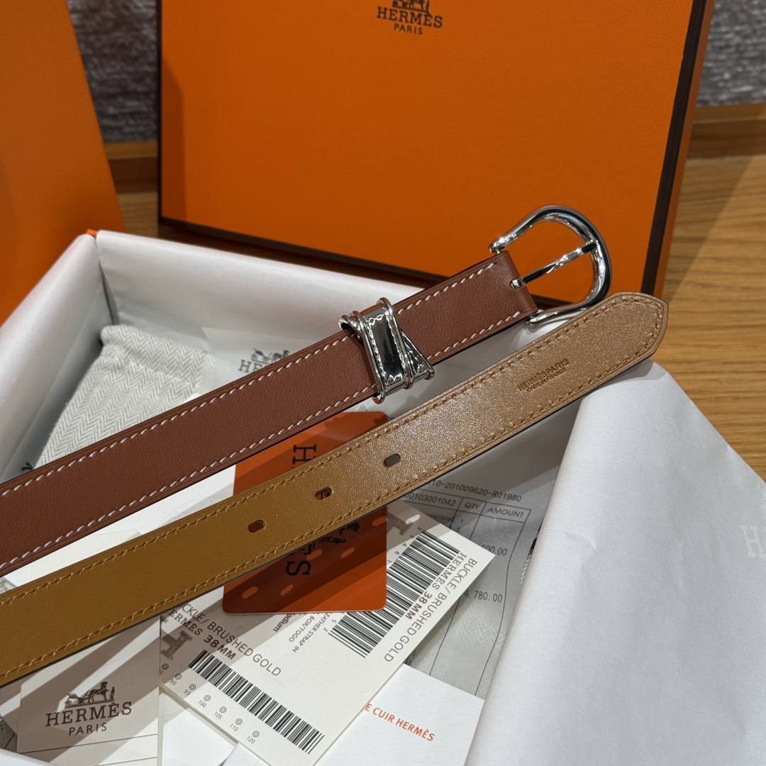 Hermes Ecuyere 24 Belt in Swift Calfskin with Silver Buckle - Elegant & Versatile 6 cmp i1754109561219 6699 0 2